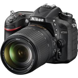 Nikon D7200 DSLR Camera with 18-140mm Lens